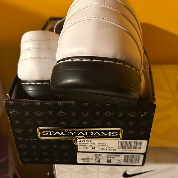 Stacy Adams Classic White Slip-On Shoes - Picture 5 of 6